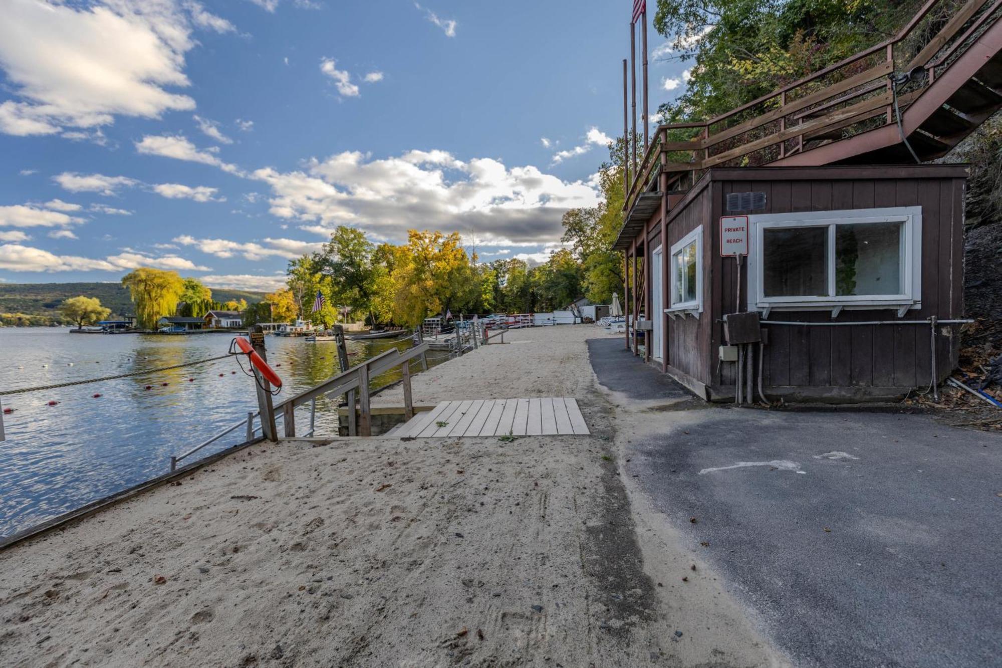 Canandaigua Lake Retreat With View And Private Beach Access, Foliage, Hike, And Ski Exterior photo
