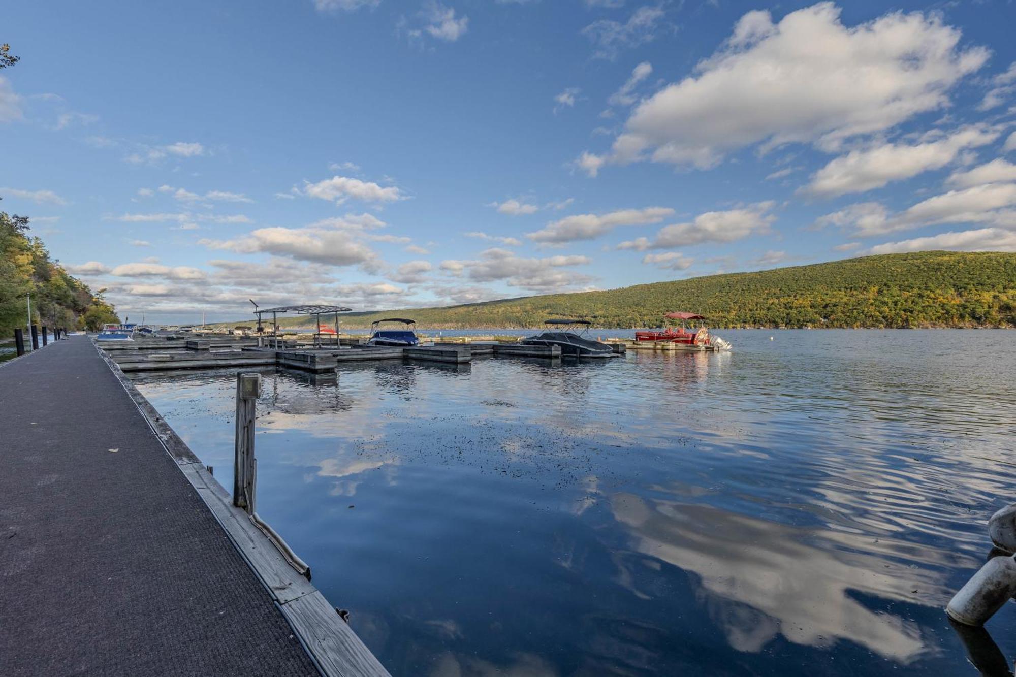 Canandaigua Lake Retreat With View And Private Beach Access, Foliage, Hike, And Ski Exterior photo